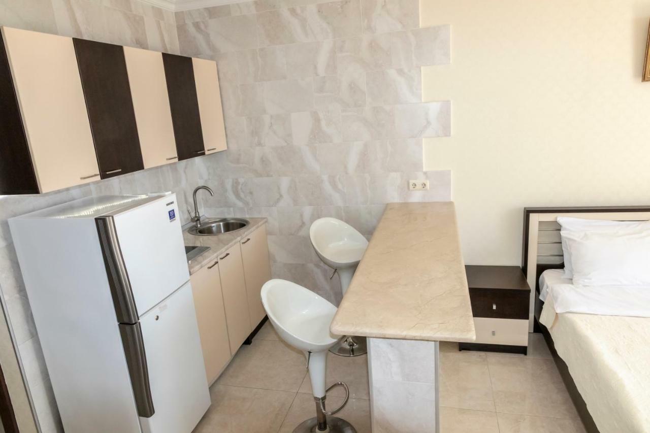 Orbi Apartment Ruslan Batumi Exterior photo
