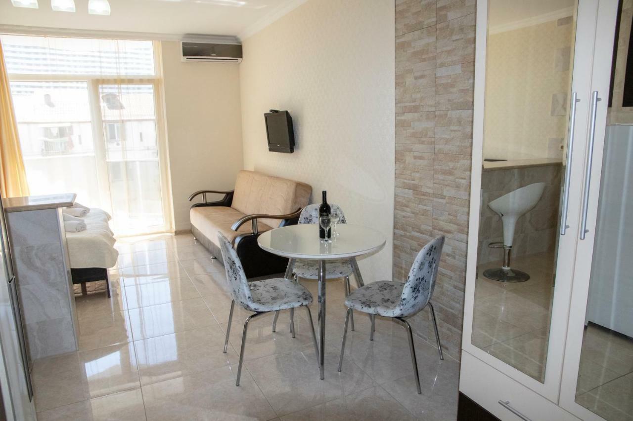 Orbi Apartment Ruslan Batumi Exterior photo
