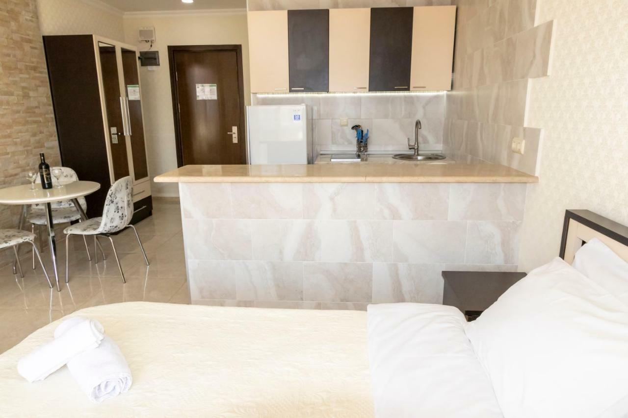 Orbi Apartment Ruslan Batumi Exterior photo